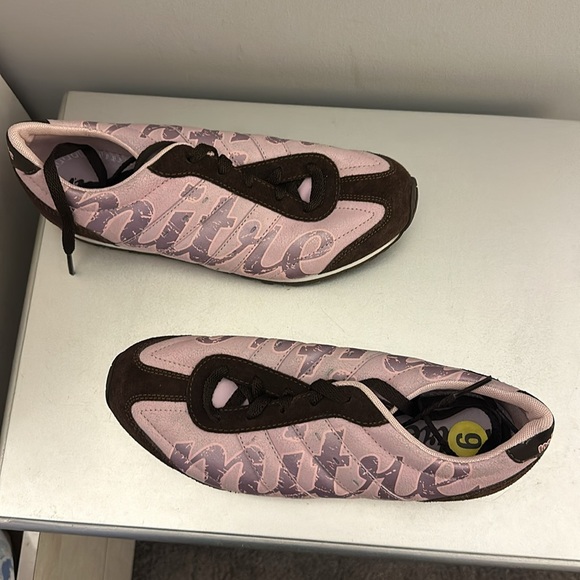 Brand new size 9 Mitre sneakers - Picture 4 of 6